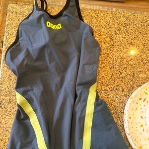 Bundle of 3 tech suits
